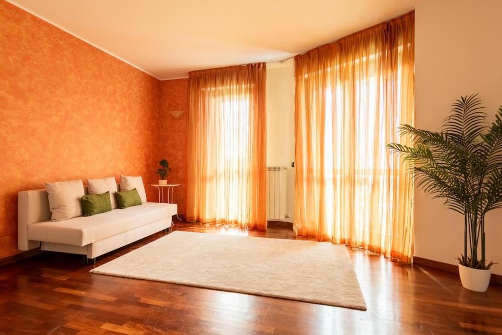 Ferienwohnung Attico Vicino Milano, Mxp, Rho Fiera Busto Arsizio Exterior foto
